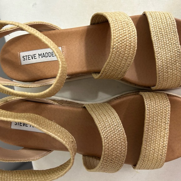 Women’s Steve Madden ankle wrap platform sandal - Picture 2 of 6